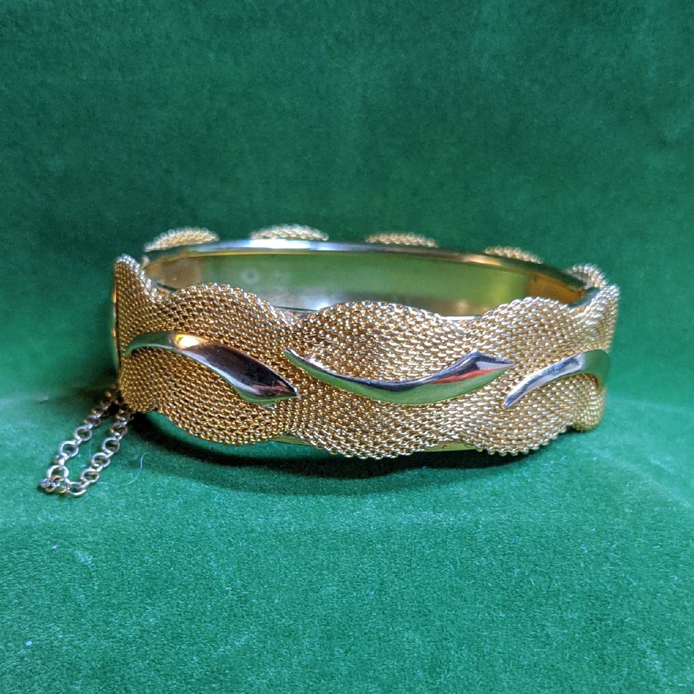 Vintage Gold-tone hinged mesh bracelet